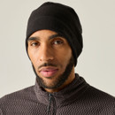 Model wearing the Regatta Unisex Kingsdale Hat in Black with a Regatta fleece jacket.