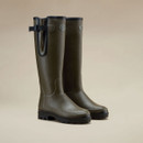 Le Chameau men’s green Wellington boots with tall rubber uppers, adjustable calf gussets and rugged black tread soles.