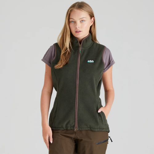 A front view of a woman wearing the Ridgeline Kodiak fleece gilet in deep forest