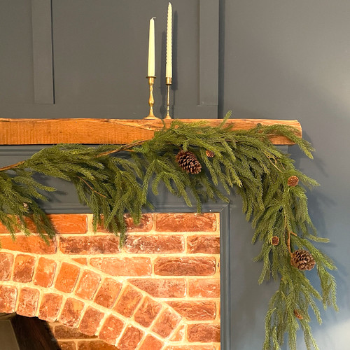 1.8m Pinecone Garland