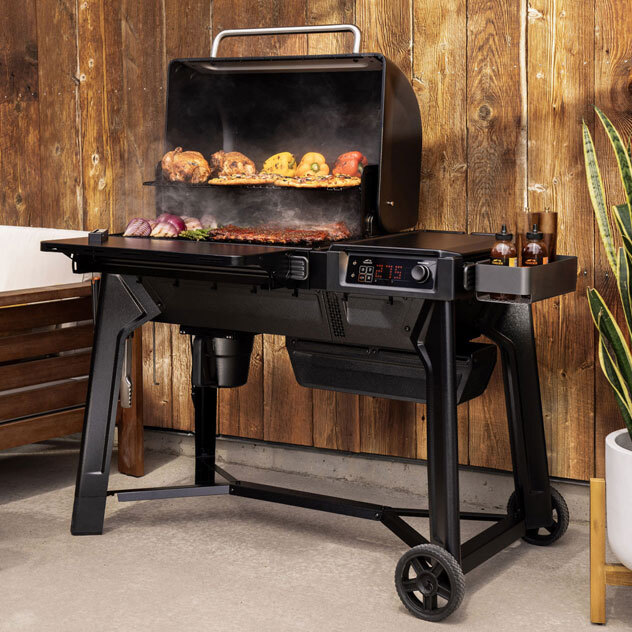SHOP TRAEGER WOODRIDGE WI-FI WOOD PELLET BBQ GRILL >