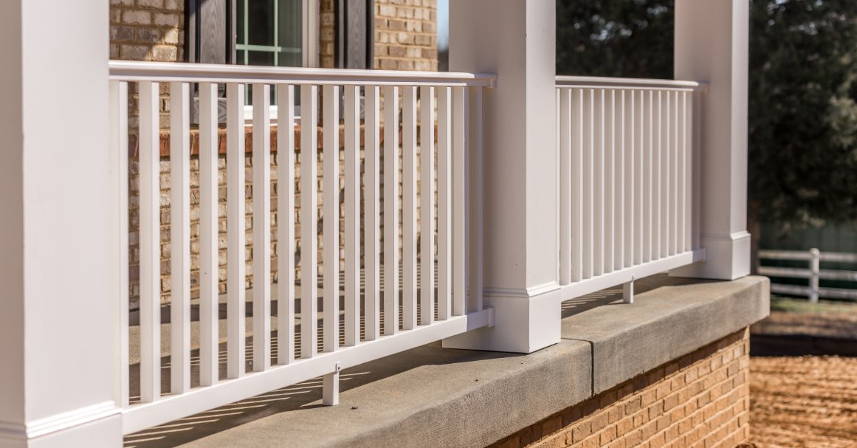 Innovative Vinyl Decking Designs: Enhancing Curb Appeal