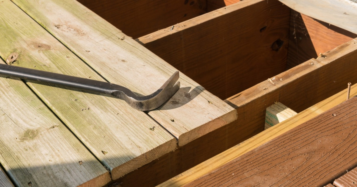 Deck Safety Checklist: Deck Railing, Lighting, and More