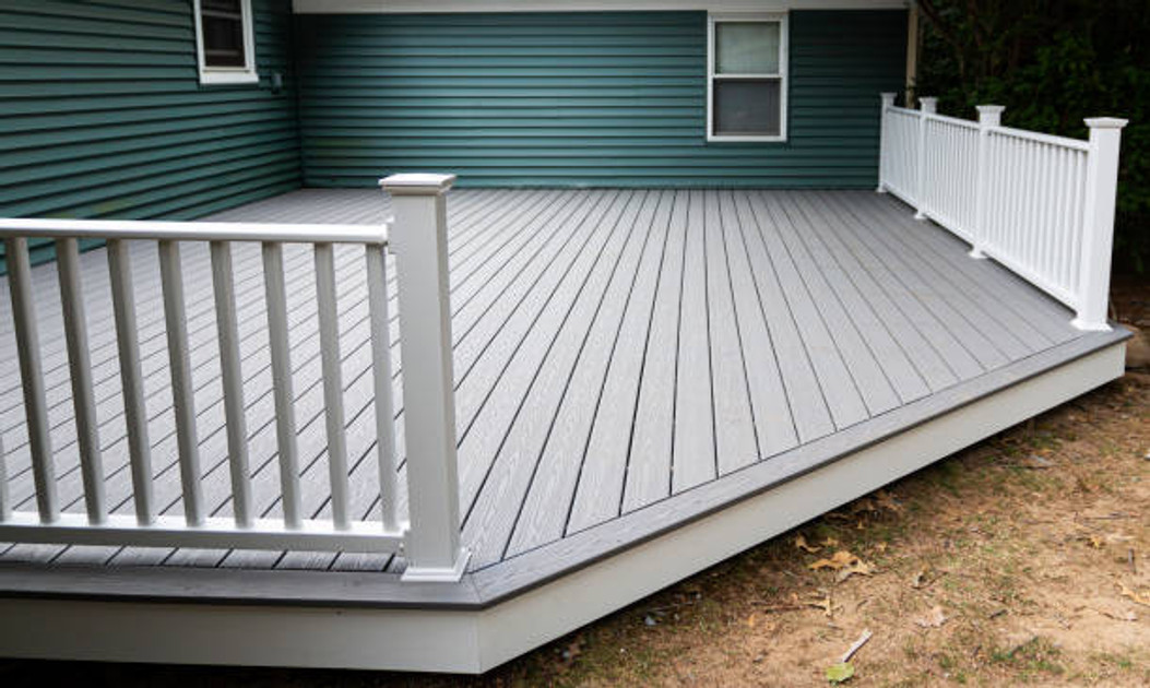 How to Choose Composite Decking for Your Home 