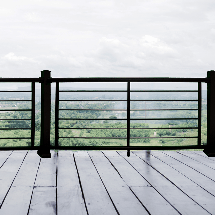 Valcor Horizontal Aluminum Railing - Deck Expressions