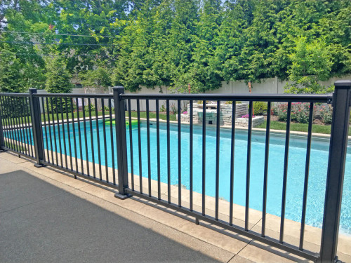 Straven Aluminum Railing