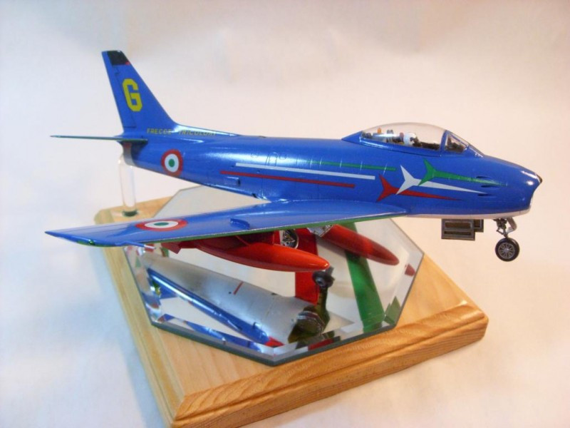 HGS09607 Collection Hasegawa 09607 Canadair  Sabre Mk.5  Frecce Tricolori 1/48