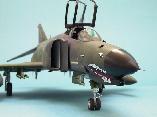 RMX854668 Revell 1/32 F-4E Phantom II Mig Killer