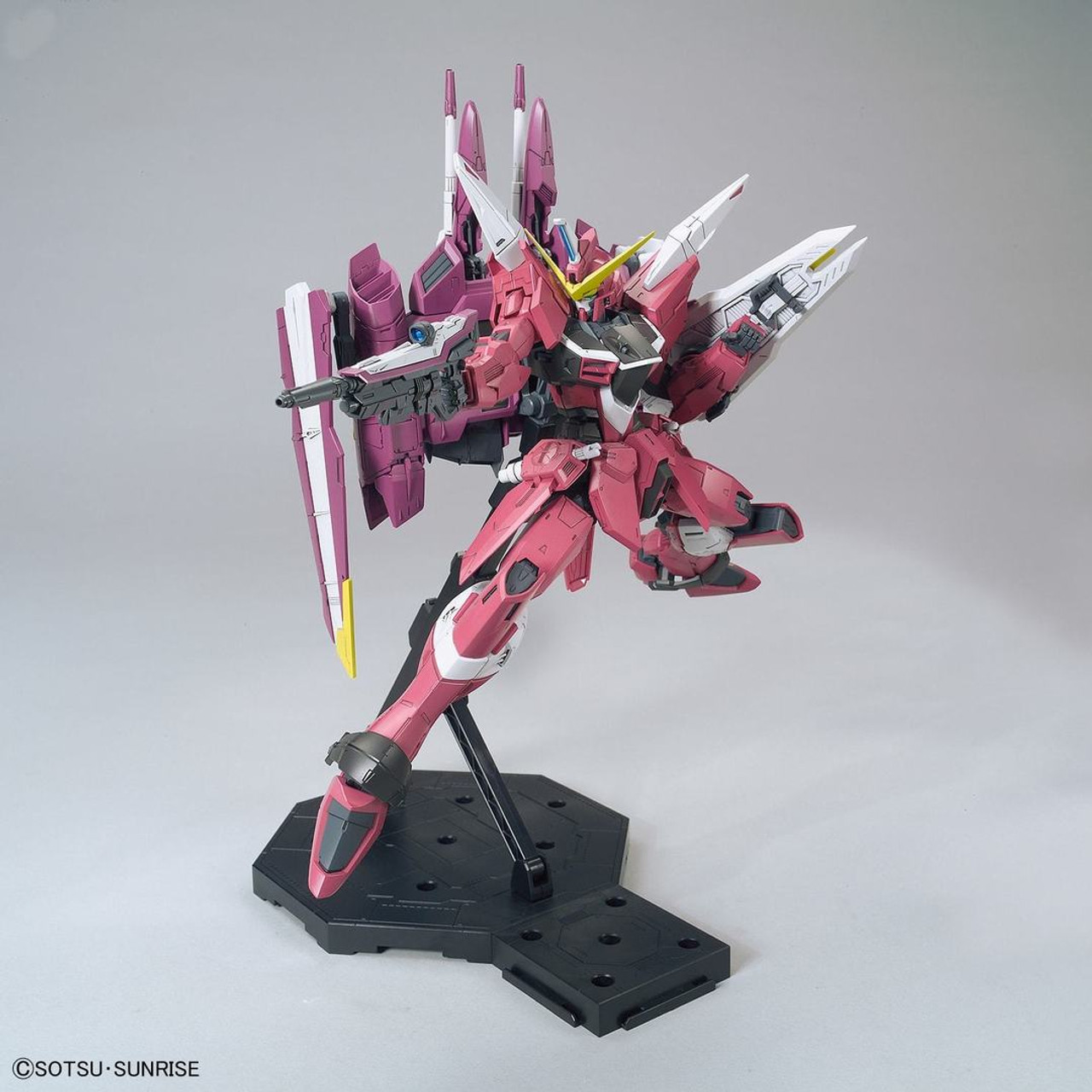 BAN2374530 Bandai MG Justice Gundam 'Gundam SEED'