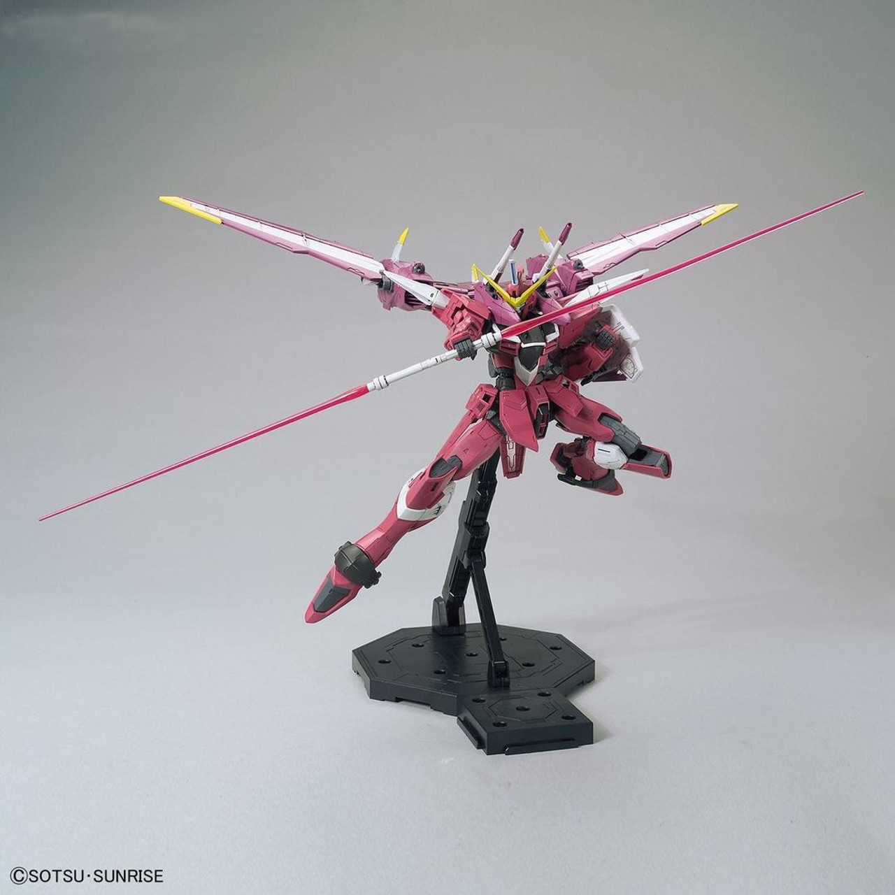 BAN2374530 Bandai MG Justice Gundam 'Gundam SEED'