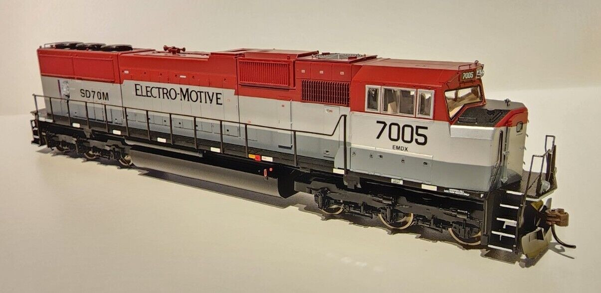 ATHG6181 Collection Athearn Genesis G6123 HO Scale EMD Leasing #2 SD 70M Locomotive