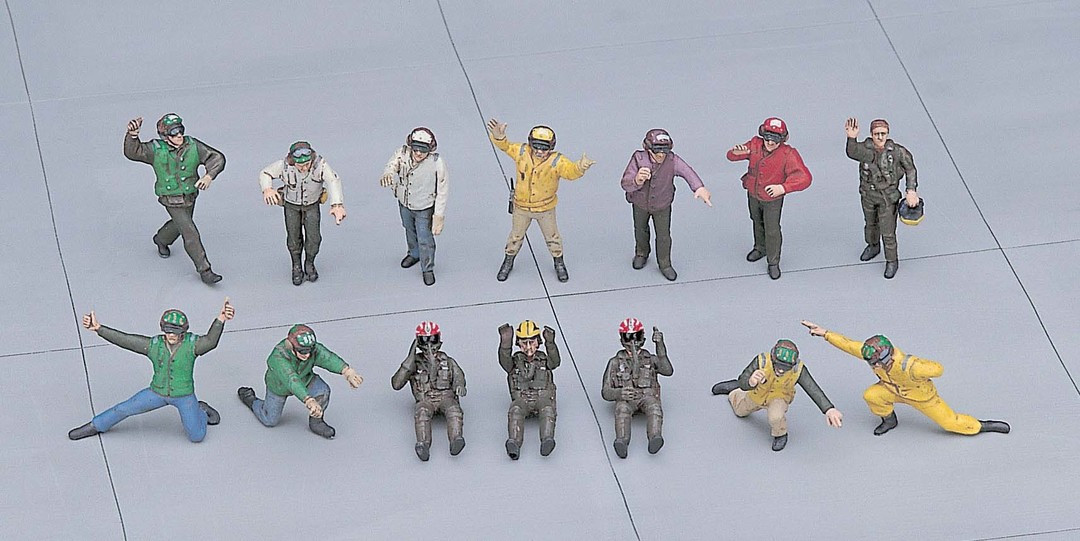 HSG36006 Hasegawa [X48-6] 1/48 U.S. NAVY PILOT/DECK CREW SET A 				Aircraft 1/72/1/48 AIRCRAFT IN ACTION SERIES