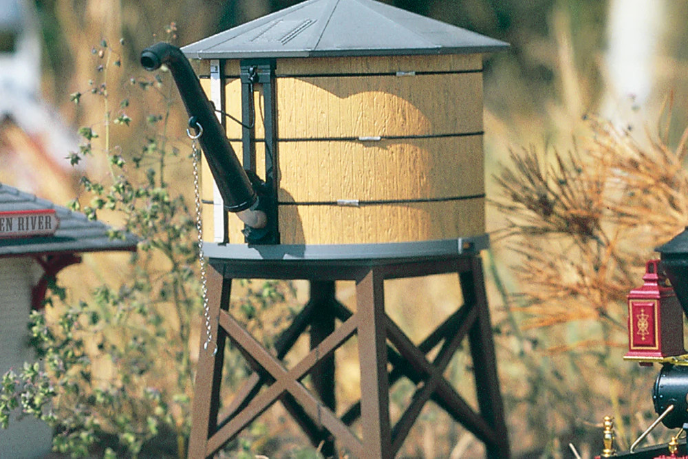 PKA62701 OLD WEST WATER TOWER BUILT-UP BUILDING (G-SCALE)