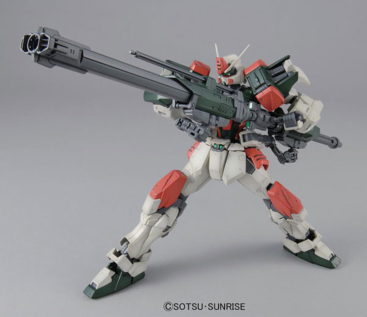 BAN2156732 Bandai MG 1/100 Buster Gundam 'Gundam SEED'