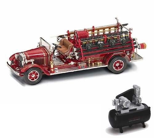 LDC20188 1/18 1932 Buffalo Type 50 Fire Truck Road Signature