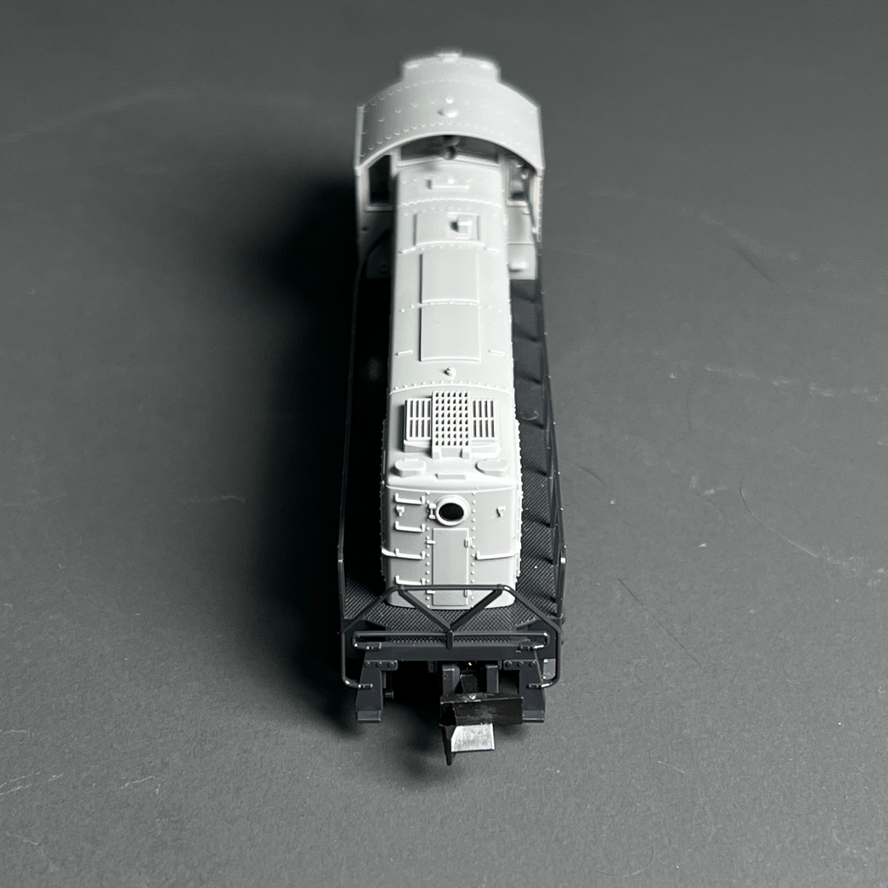 USDATL4400 Pre-Owned  Alco RS-1 Undecorated Rd# Un-Number DC Old Mech Rapido Couplers