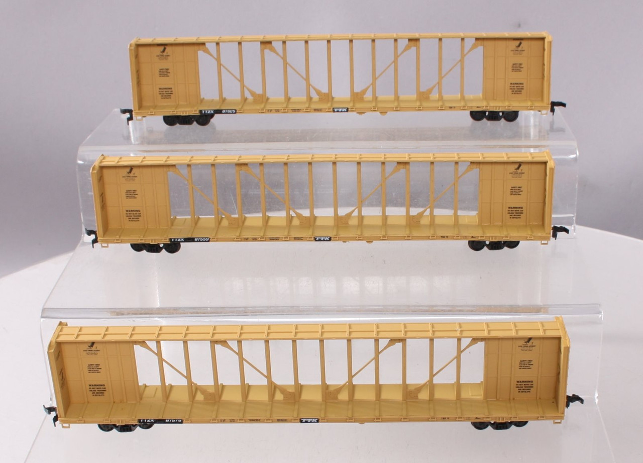 WKI41457  HO HO CNA RTR 932-34103 TTX Standard 72’ Centerbeam Flat Car