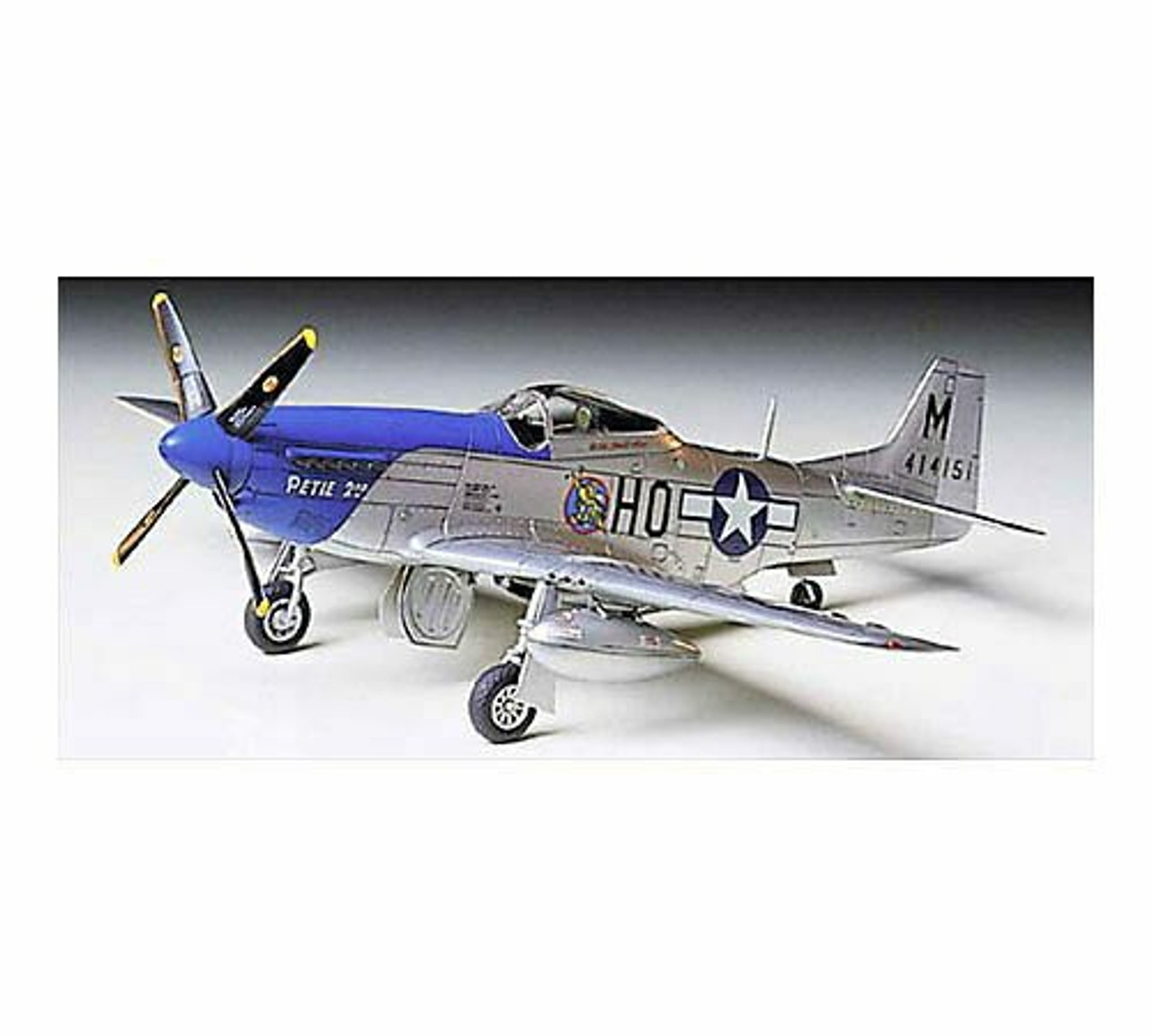 ARX50193 Airfix 1/72 P51D Mustang & Bf109F4 Dogfight Doubles Gift Set w/paint & glue