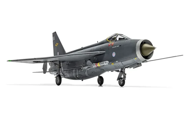 ARXA09178A English Electric Lightning F.6 + Collectors Coin 1/48