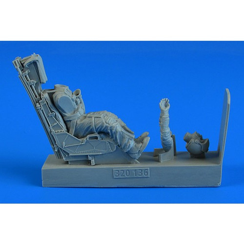 ARSAB320136 1:32 AeroBonus AV-8B Harrier II Pilot with Ejection Seat (US Navy/US Marines)