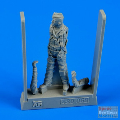 ARSAB480068 1:48 AeroBonus USAF Fighter Pilot Figure Vietnam War 1960-75