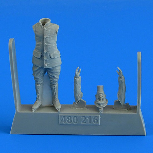 ARSAB480216 1:48 AeroBonus German or Austro-Hungarian WW1 Aircraft Mechanic Figure
