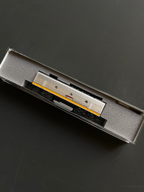 KAT1762215LS N EMD F7B Santa Fe Yellowbonnet, Freight w/ ESU LokSound