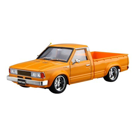 05840 DATSUN TRUCK CUSTOM '82 NISSAN 1/24