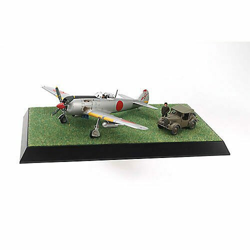 TAM61116 Nakajima Hayate Frank w/ Staff Car 1/48