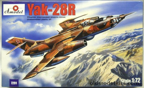 7291 Yakovlev Yak-28R Model Kit 1/72