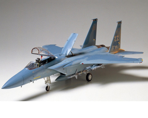 1/32 Aircraft Series No.4
1/32 SCALE MCDONNELL DOUGLAS F-15C EAGLE™