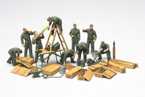 (SO) 1/48 WWII German Tank Crew (x9) & Field Maintenance Set