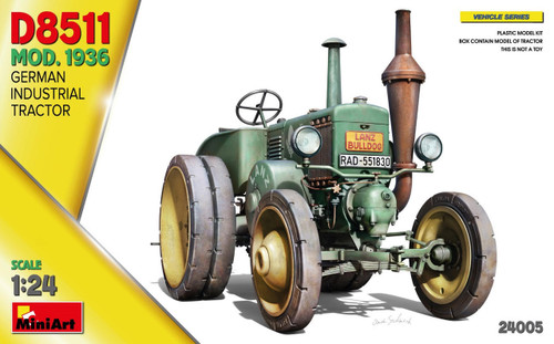 (SO) 1/24 Miniart German Industrial Tractor D8511 Mod. 1936