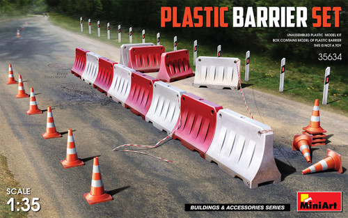 (SO) 1/35 Miniart Plastic Barrier Set