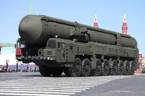 (SO) 1/35 Trumpeter 15U175 TEL of RS-12M1 Topol-M ICBM Complex