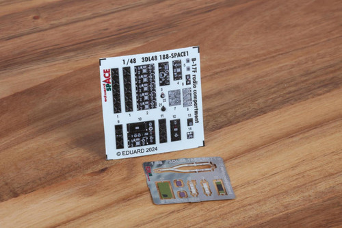 (SO) 1/48 Eduard B-17F radio compartment SPACE for EDUARD