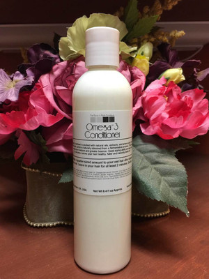 Bottle of Omega-3 Moisturizing Conditioner