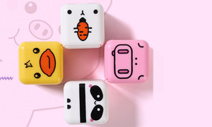  Mobile phone creative keychain cartoon pendant car keychain portable stand-La