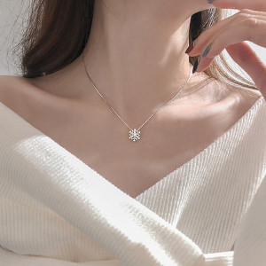 New-Snowflake pendant Ladies Necklace Clavicle Chain0187-LA