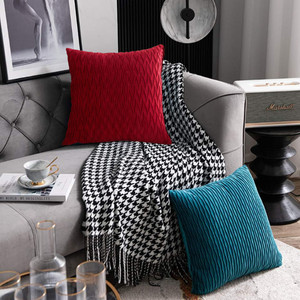 NEW 2410  2-4 Pack Striped Velvet Square Decorative Pillow Cases  8591