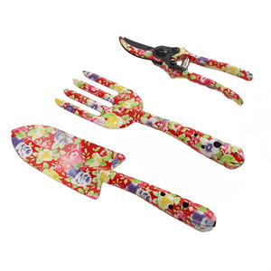 NEW  2505  3 Piece Garden Tool Set with Red Print  Trowel Cultivator Pruning Shear  9614