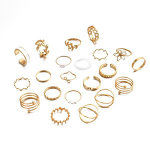 Golden Harmony – 22-Piece Vintage Gold Ring Set
