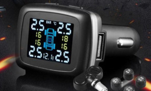 TPMS Tyre Pressure Monitoring System with 4 IP67 External Sensors and Dual 5V USB Ports, Built-in Visual and Audio Alarm System