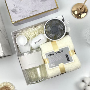 New White Breeze Summer Comfort Gift Set