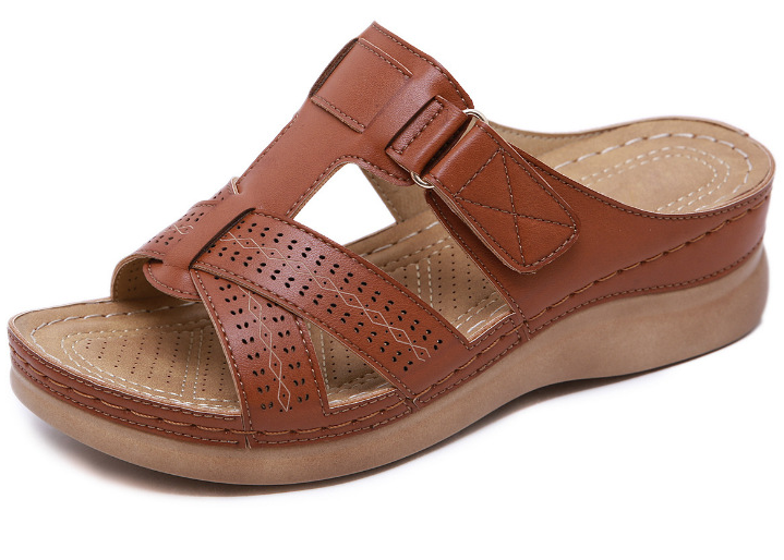 2305  NEW  Soft Leather platform Comfy Buckle Sandals 6753