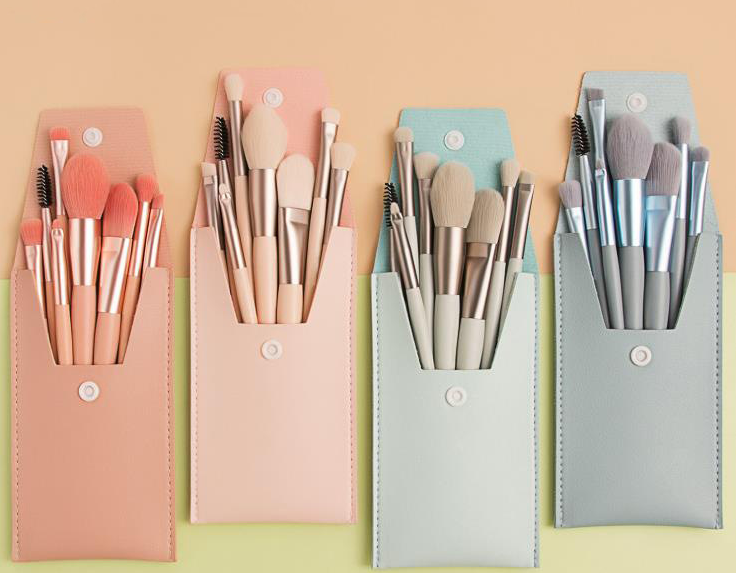 Premier 8pcs Makeup brush set with travel case