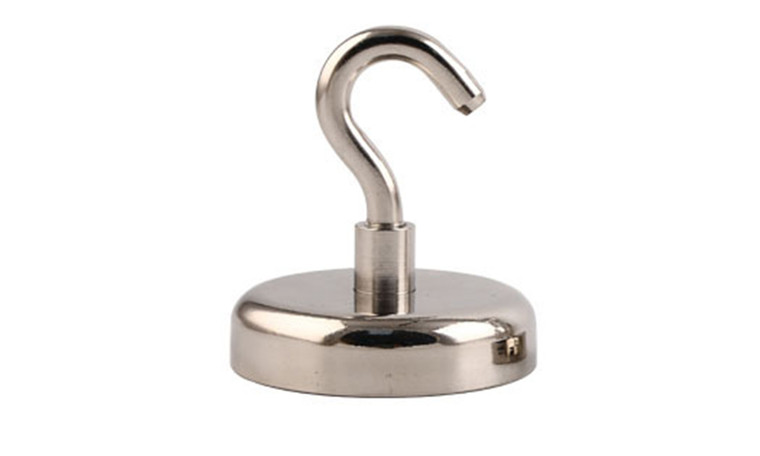 These magnetic hooks have a sturdy and durable structure, which is very suitable for organization, decoration and storage