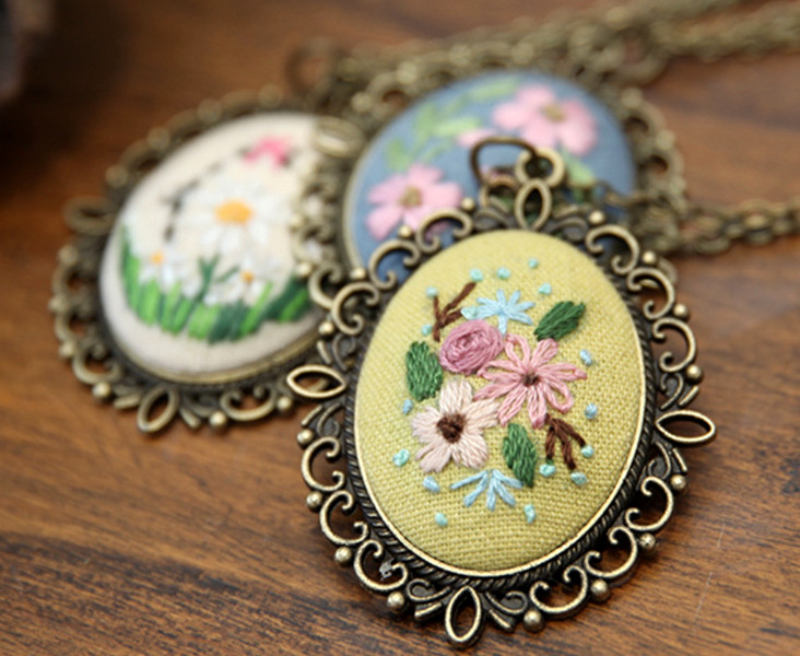  DIY  Embroidary Orval Shape antique look Necklace 