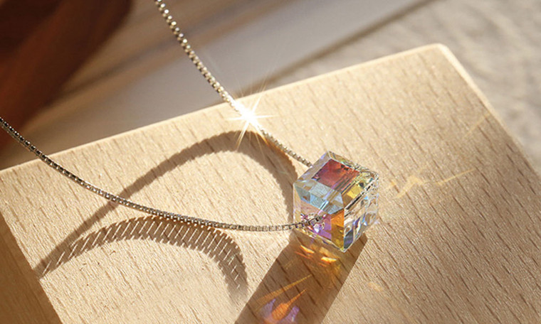 NEW  women's square clavicle chain 5233