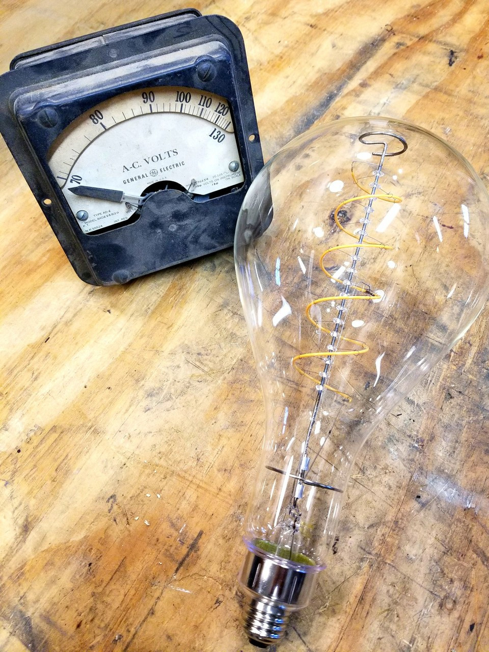 Grand Nostalgic Teardrop LED Bulb - Thumbnail 5